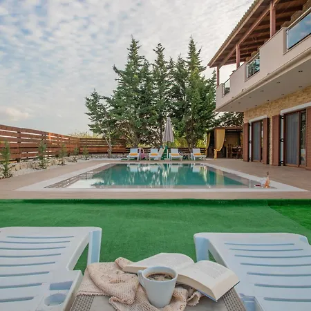 Villa Peroulis Laganas