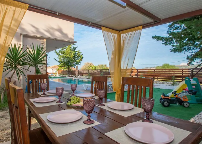 Peroulis Villa Laganas