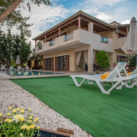 Villa Peroulis *