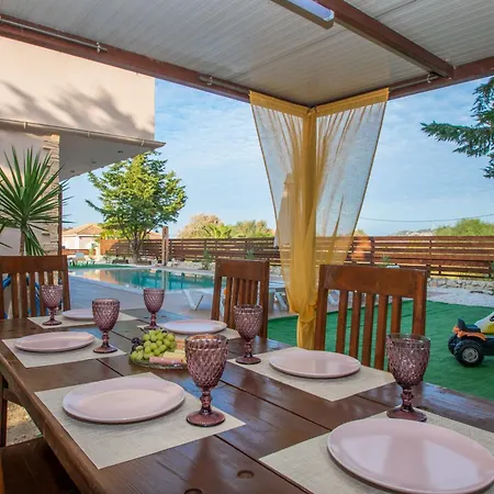 Peroulis Villa Laganas